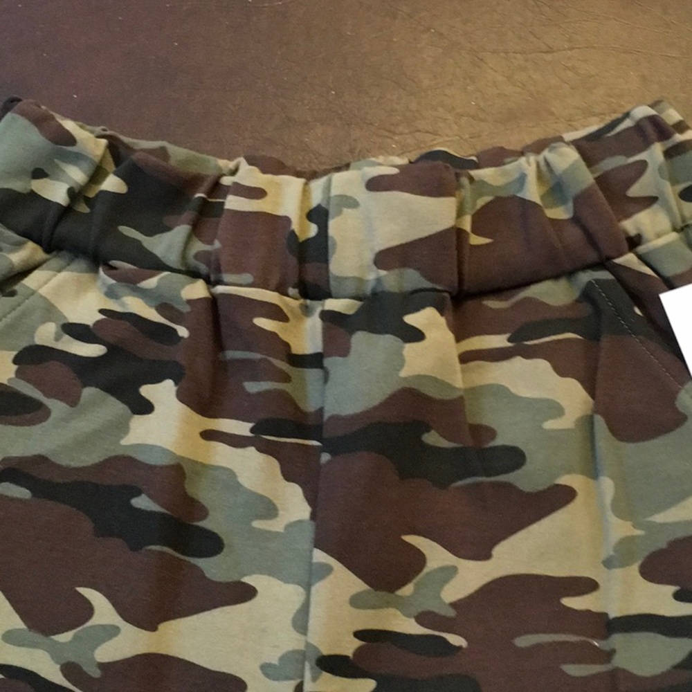 High Waist Camo Joggers - Picture 8 of 8